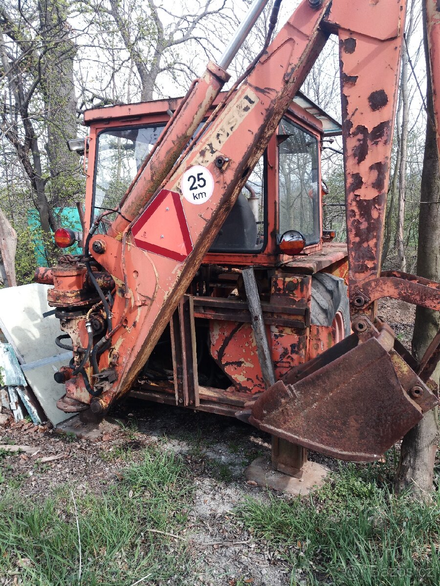 Traktor bagr warinsky