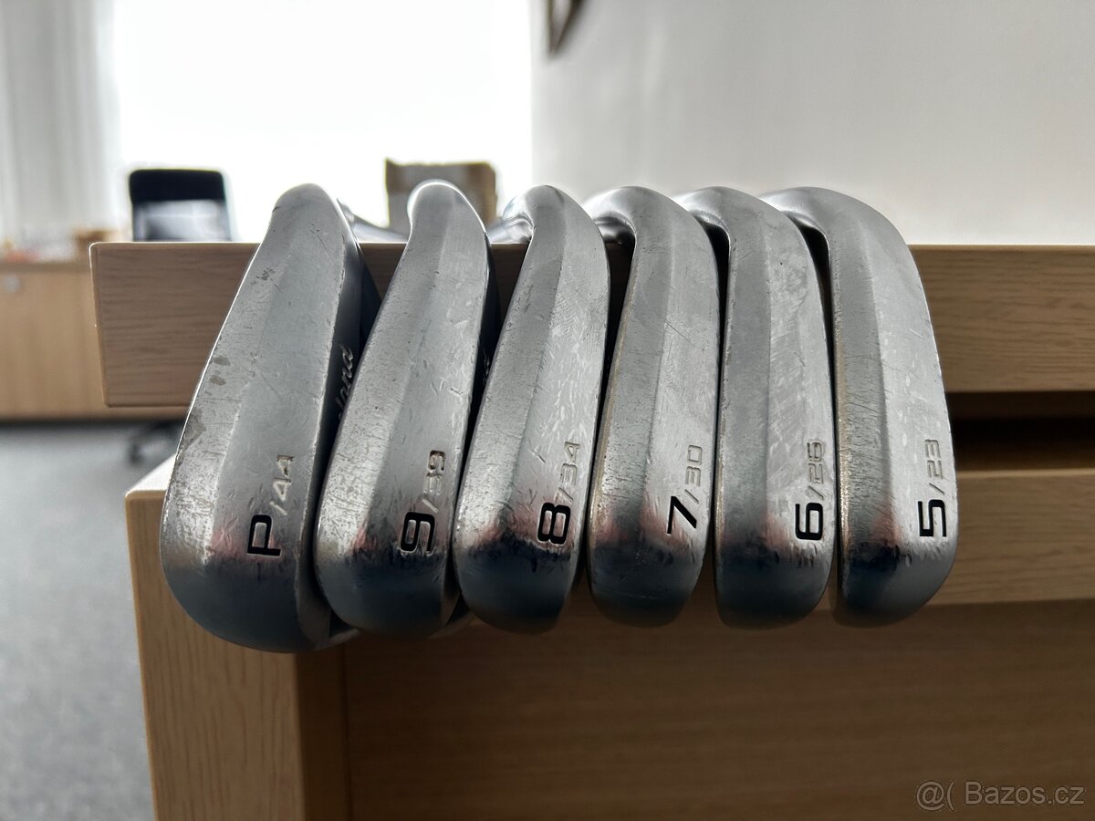 Golfový set želez 5-PW CLEVELAND cbx RH/regular