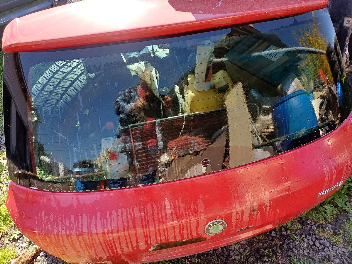 Škoda Fabia 2 zadní okno