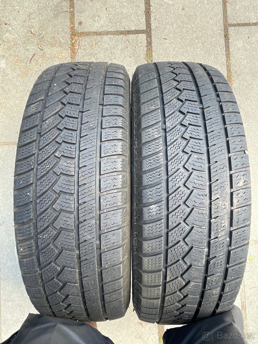 Dvě zimní pneu 225/65/17