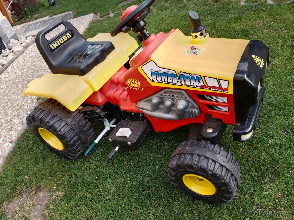 Elektricky traktor
