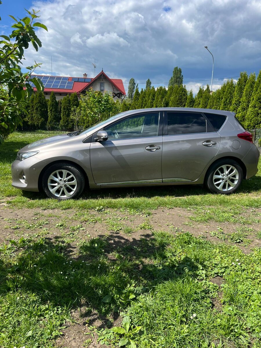 TOYOTA AURIS 1.6 vvti
