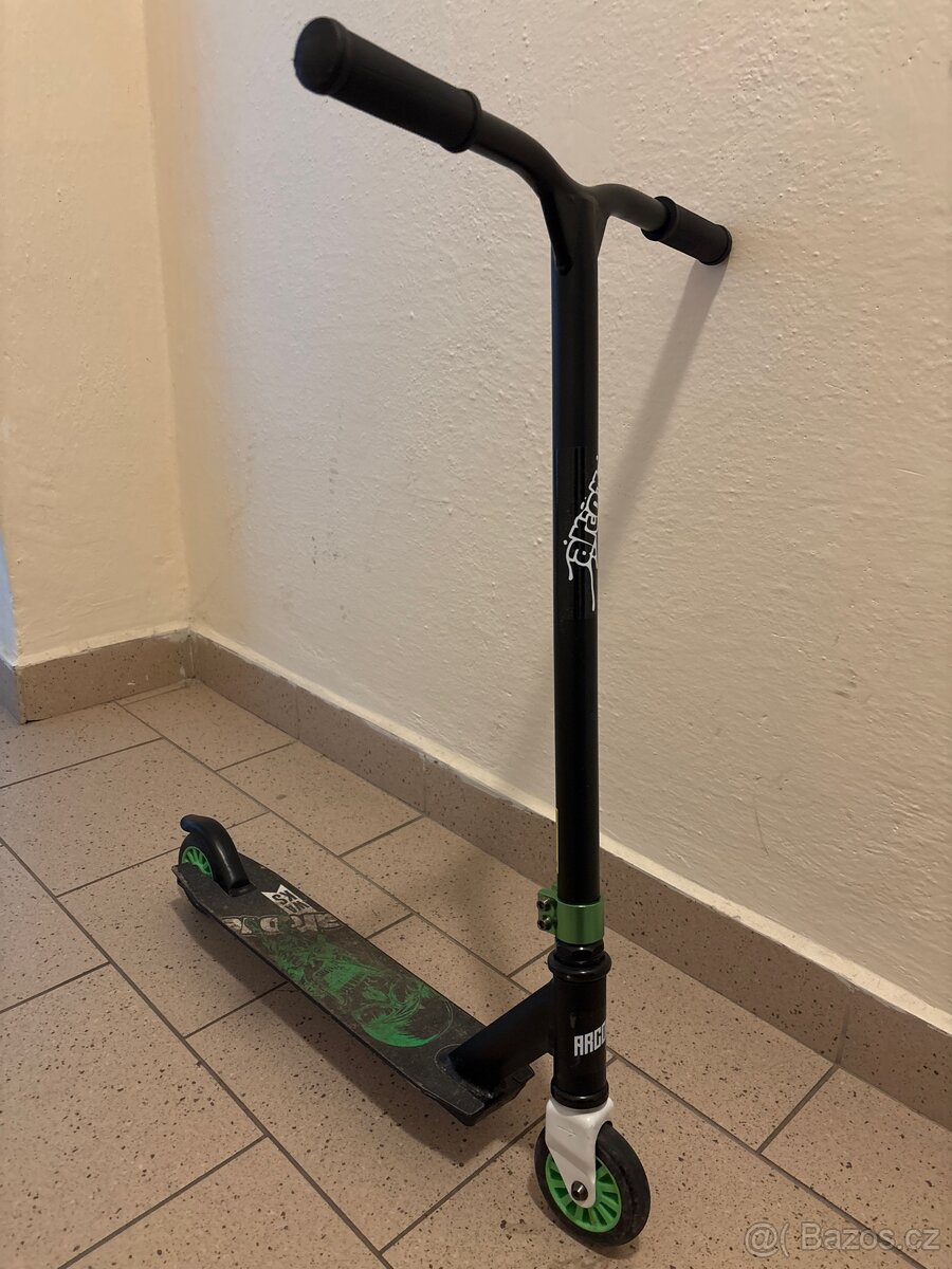 Freestyle koloběžka Arcore WAKS