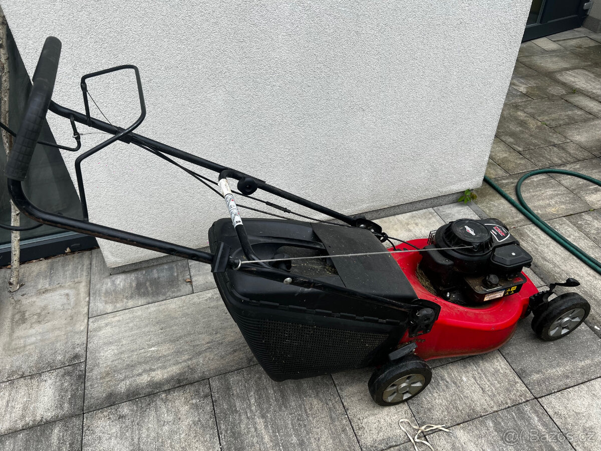 benzínovou sekačk Briggs & Stratton 450