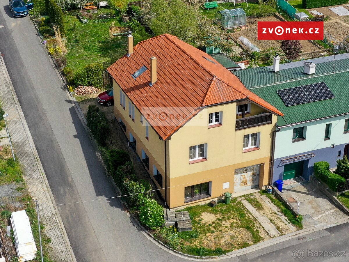 Rodinný dům Nová Dědina u Otrokovic, velká dílna, zahrada