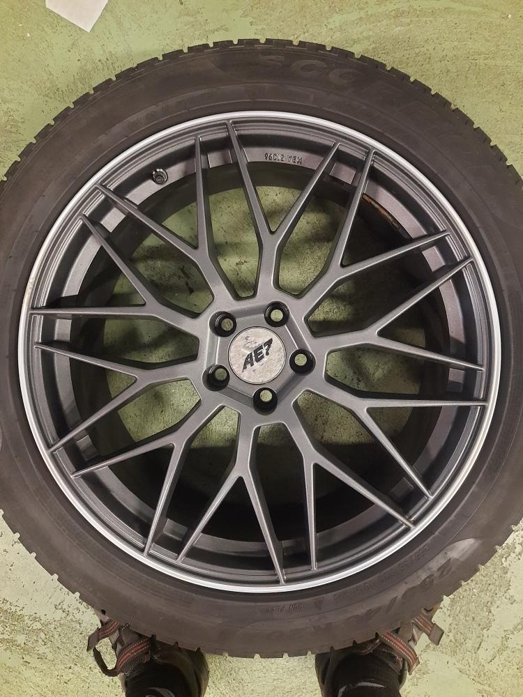 Komplet kola - Pirelli Scorpion Winter 255/45R20 101H R/F
