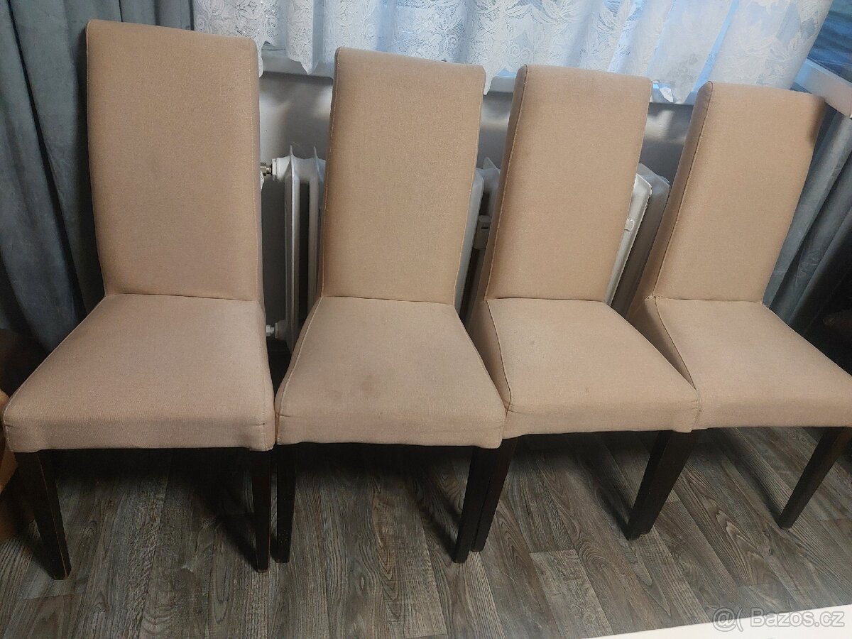 Jídelní stůl plus židle