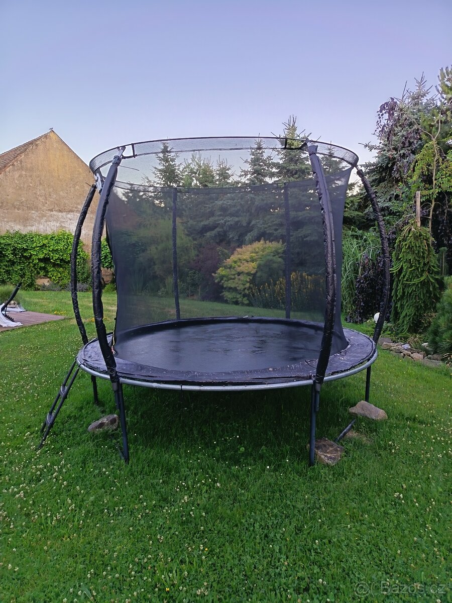 Trampolína