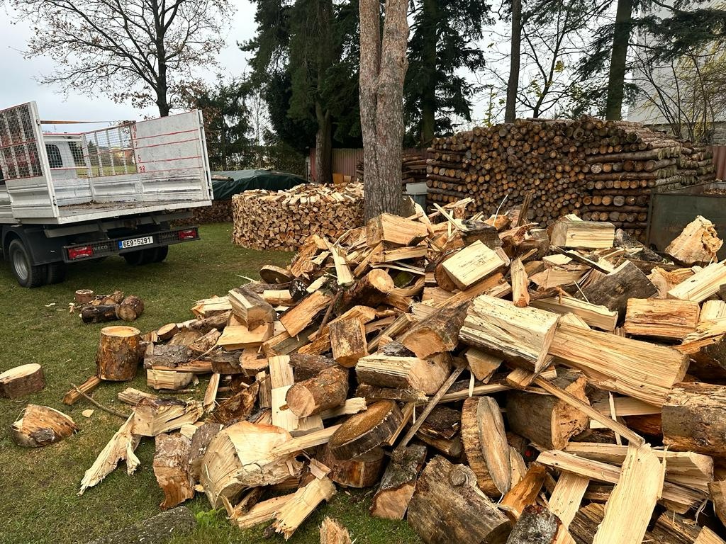 Palivové dřevo Prachatice a okolí do 50 km