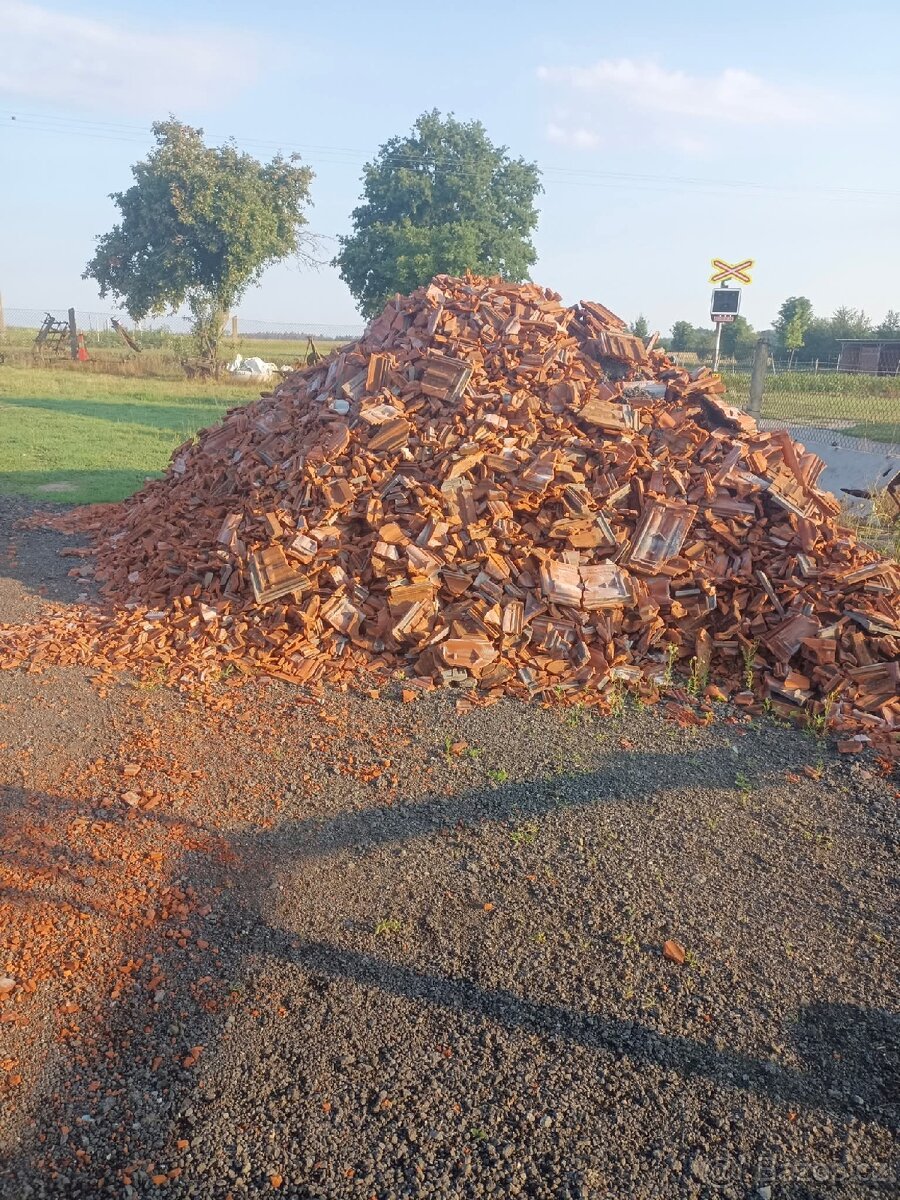 Suť ze střechy