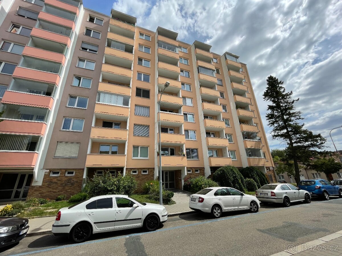 Prodej prostorného bytu 3+1 77 m², v srdci Králova Pole
