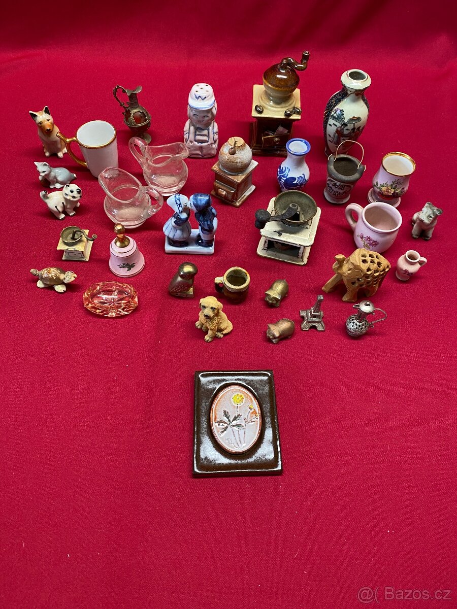 miniatury porcelánové miniatury suvenýry drobnosti dekorace