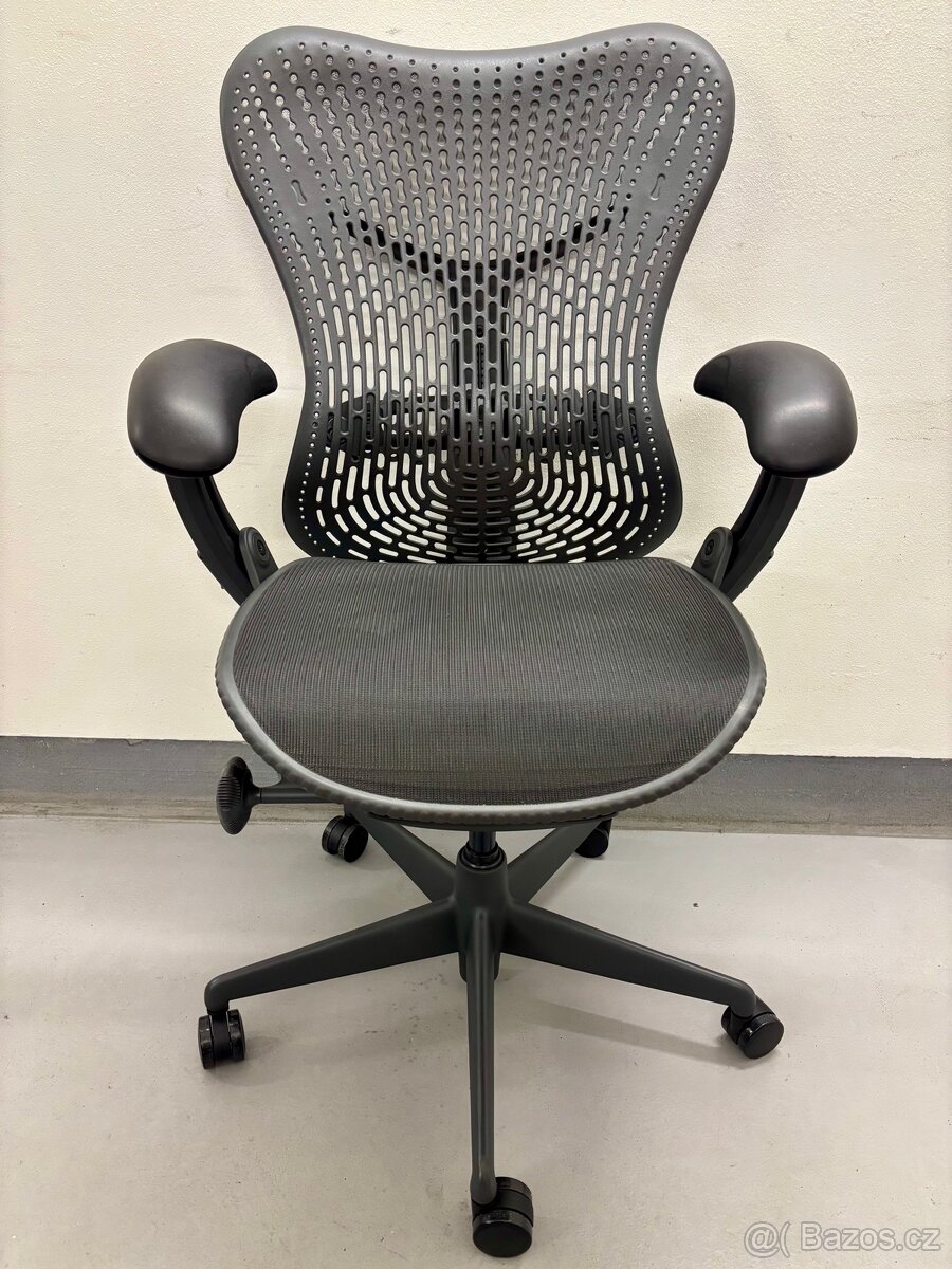 Kancelářská židle Herman Miller Mirra
