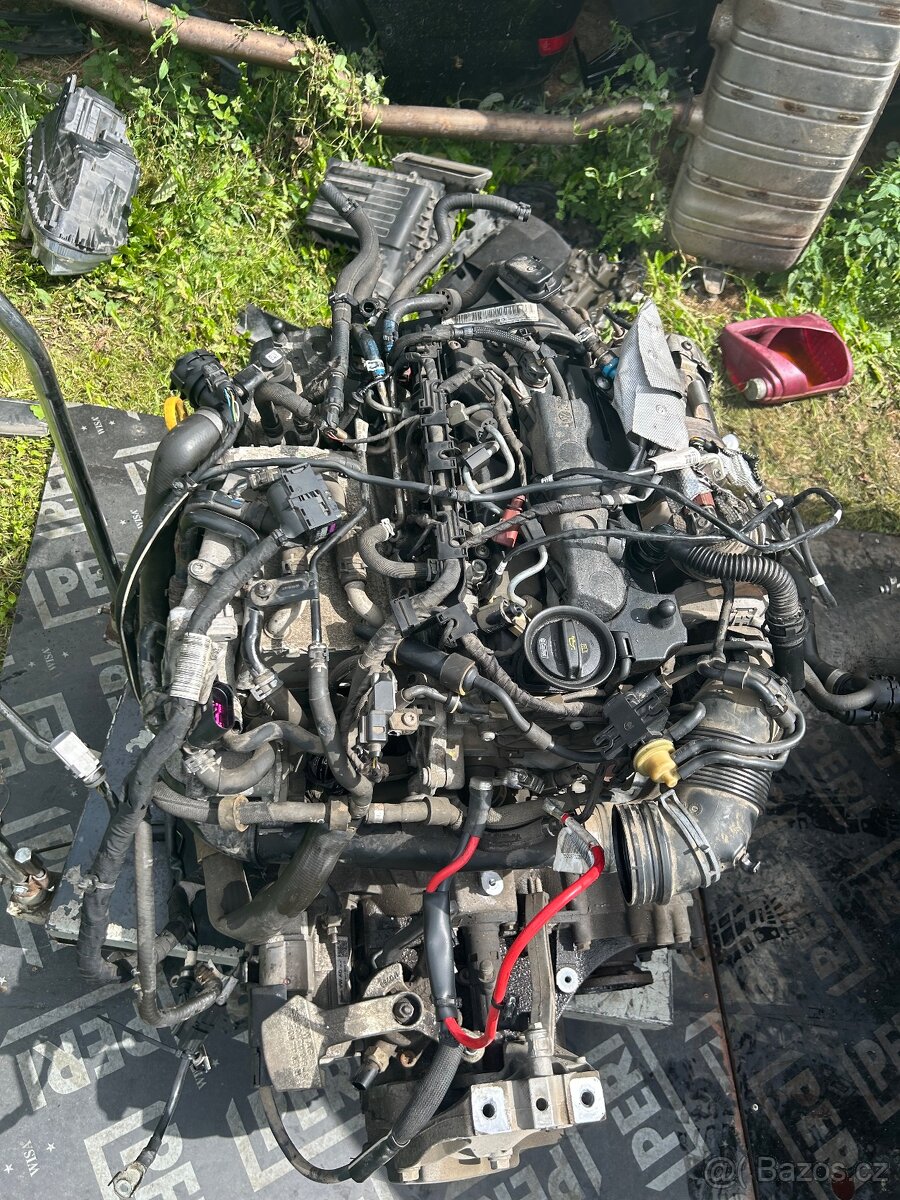 Motor škoda Vw 1.6 tdi kód CLHA