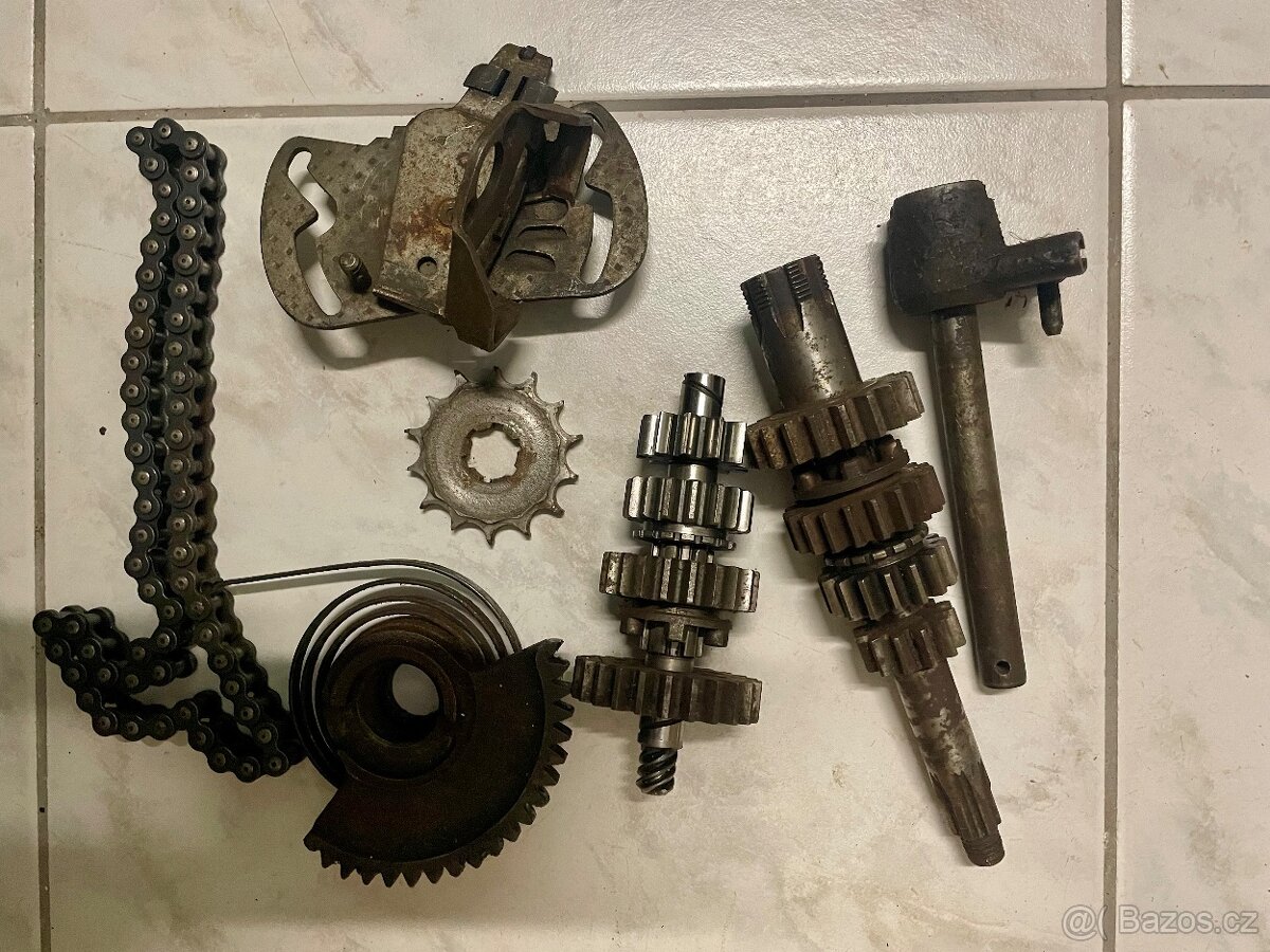 Díly motoru Jawa 250/350