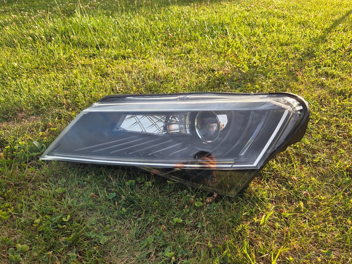 Přední levé xenon světlo Škoda Superb III