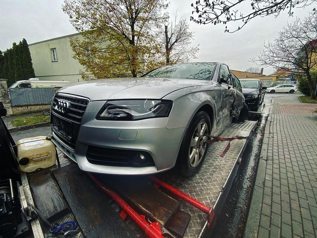 Vůz na náhradní díly Audi A4 B8 8K sedan 2012 CAGA LLN LX7W