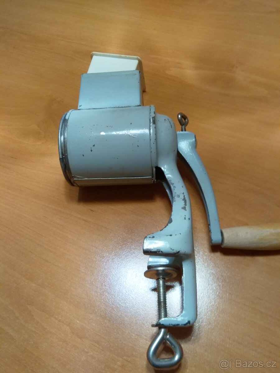 Mlýnek na oříšky,strouhanku, kompletní