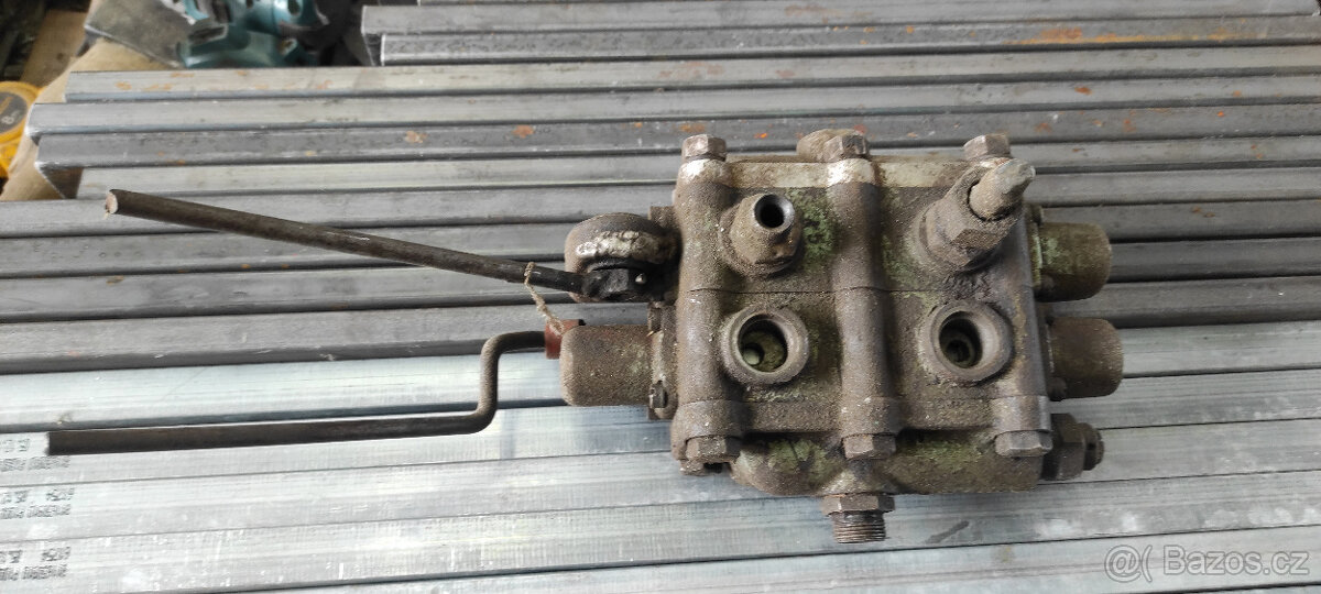 Hydraulický rozváděč