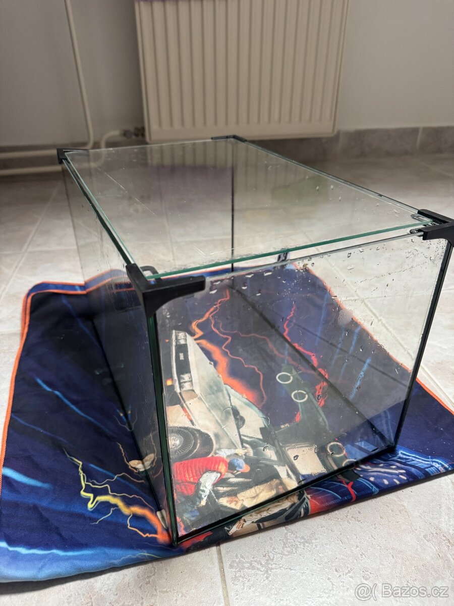 Akvárium 40x25x25 cm 25 l