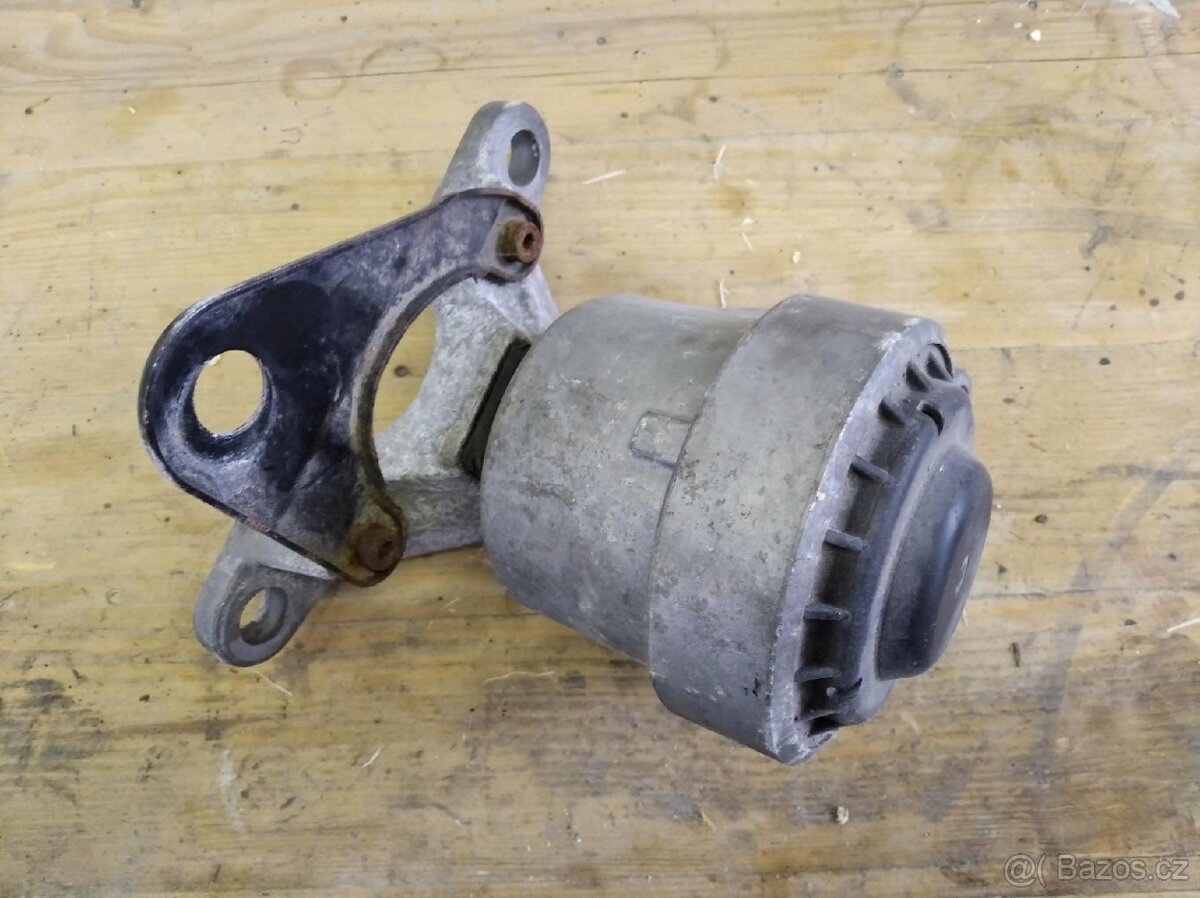 Silentblok motoru ford