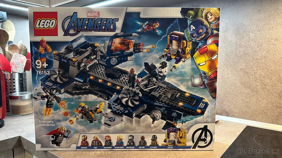 LEGO Super Heroes 76153 - Helicarrier Avengerů