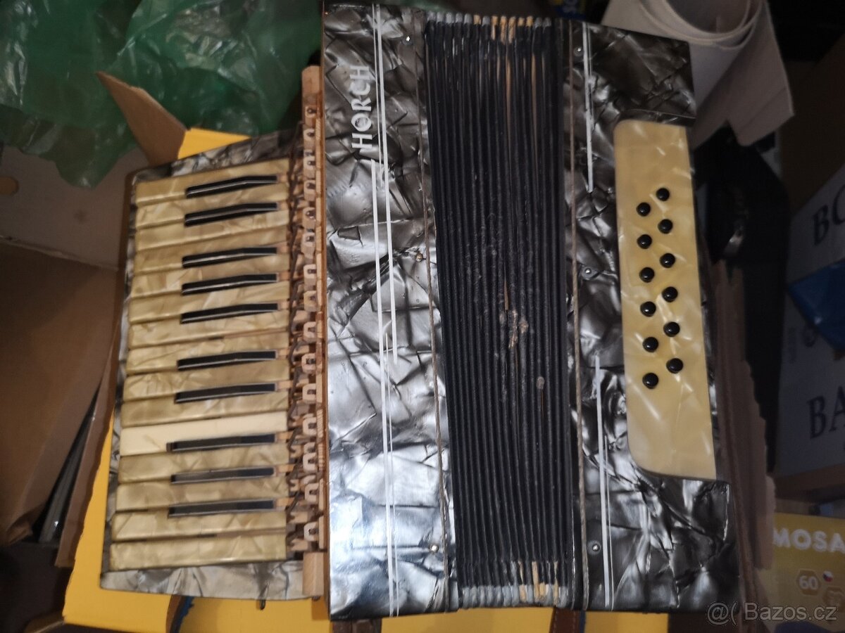stará nekompletní tahací HARMONIKA HORCH