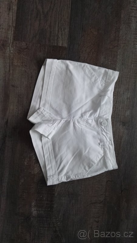 Kraťasy (značka Terranova)