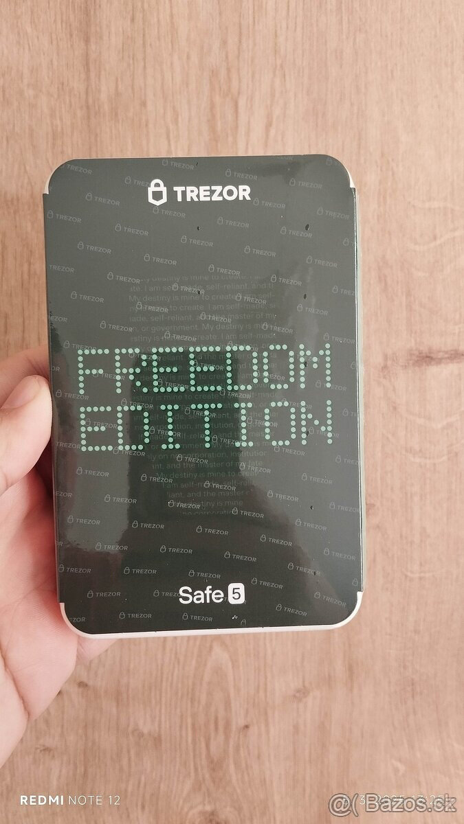Trezor Safe 5 Freedom Edition. Nový nerozbalený ve folii.