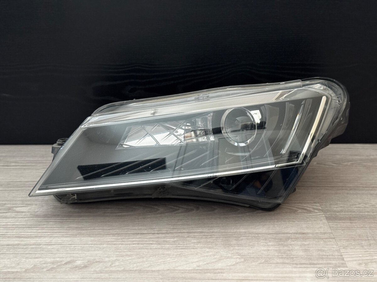 Světlomet levý BIXENON LED 3V1941015A Škoda Superb 3 předfa