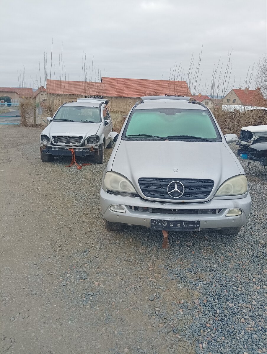 Mercedes-Benz Ml w163 MB 270 cdi ml manuál