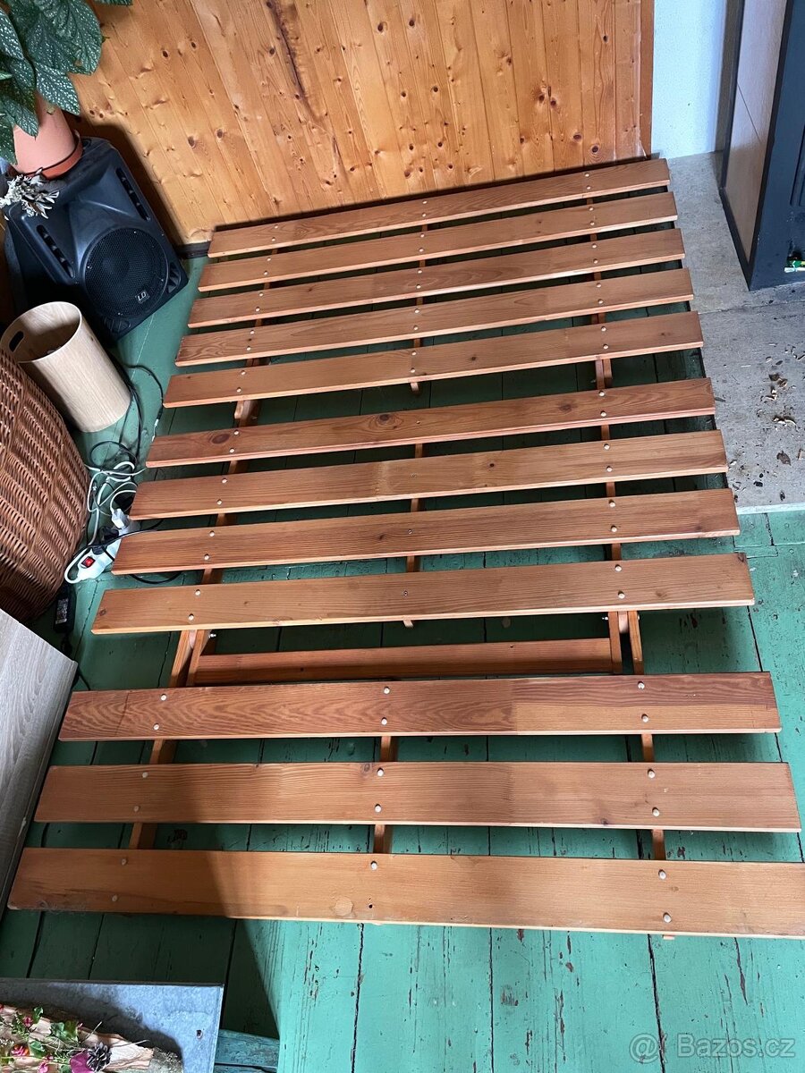 Gauč (rošt pro futon)