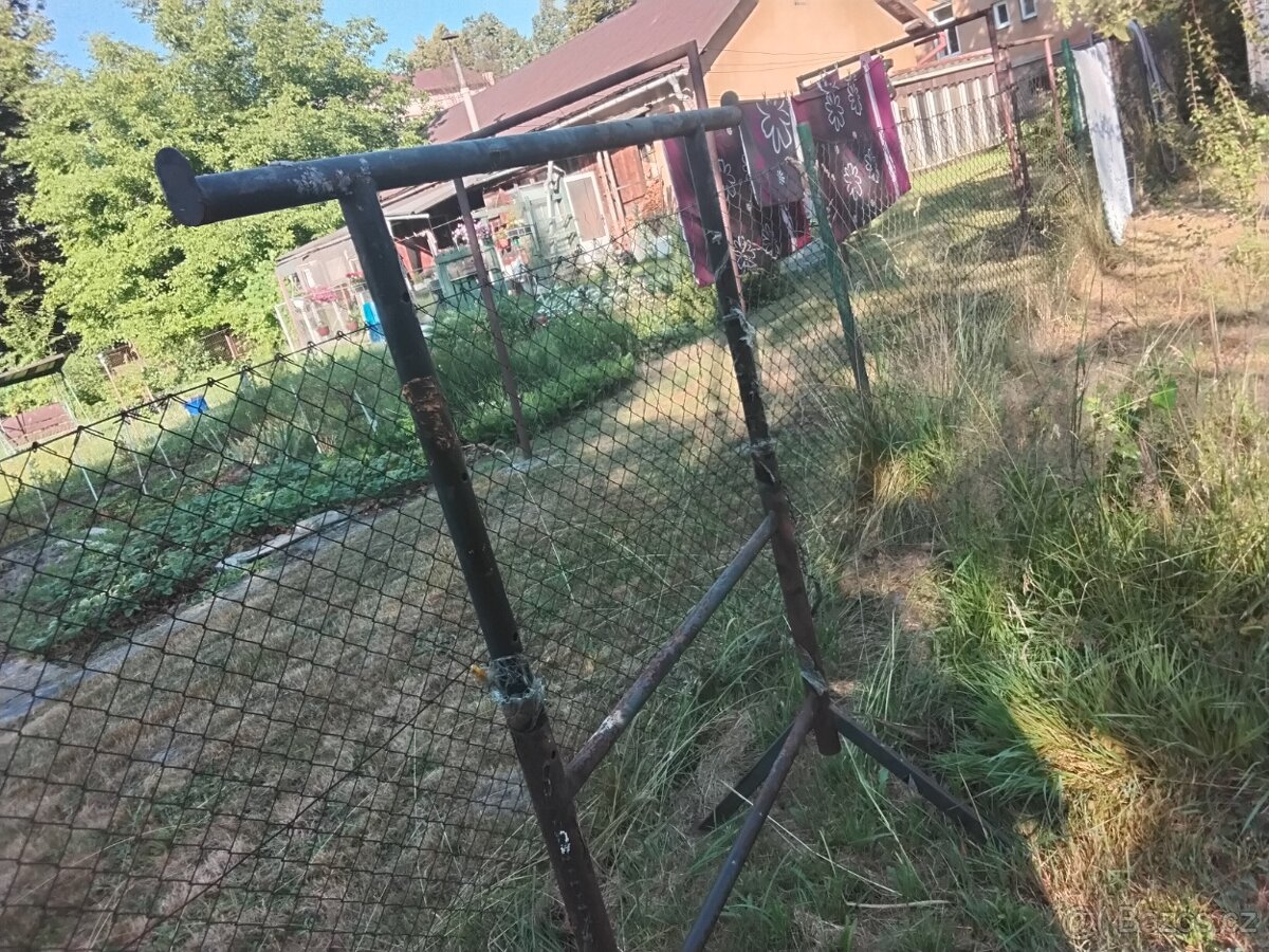 Prodane stojky štelovaci 2500 kč