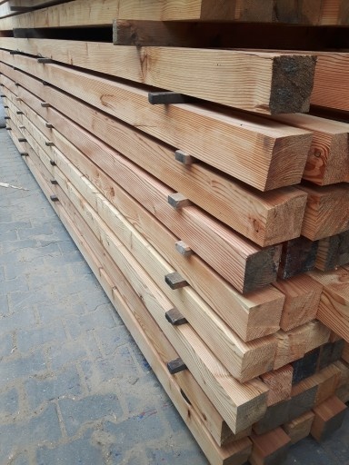 Sibiřský modřínový trám 50x70 čtvercový dřevěný trám