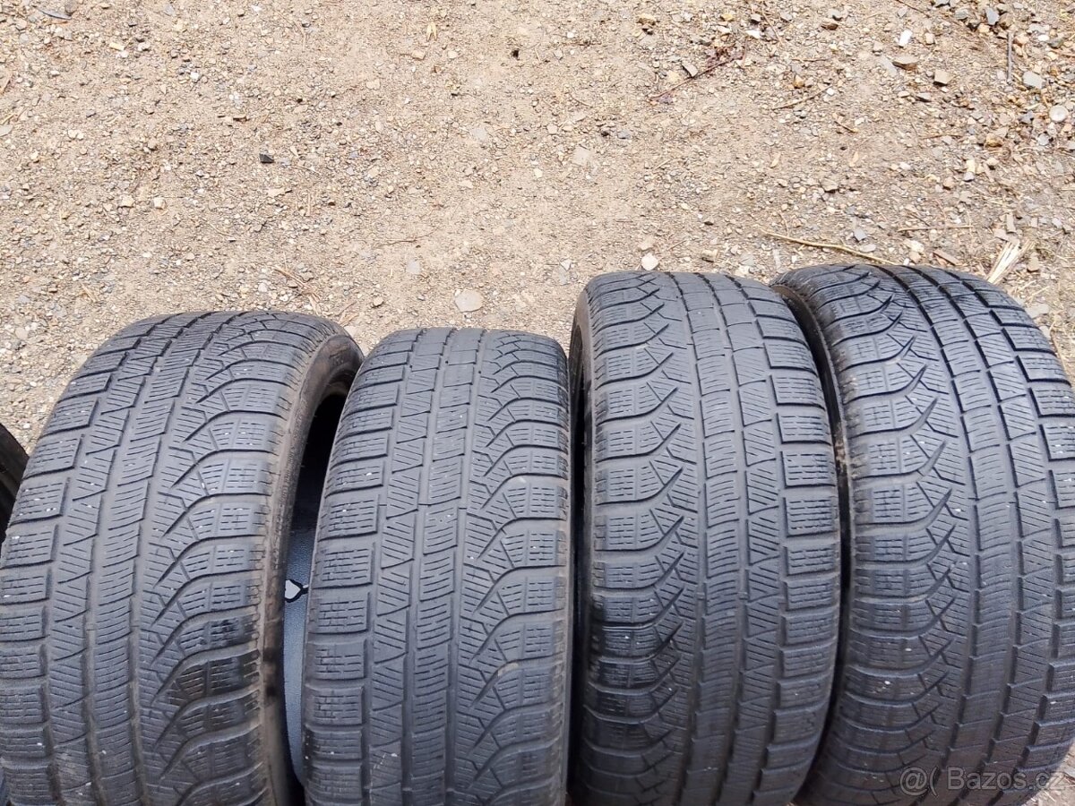 245/45/18 100v Pirelli - zimní pneu 4ks