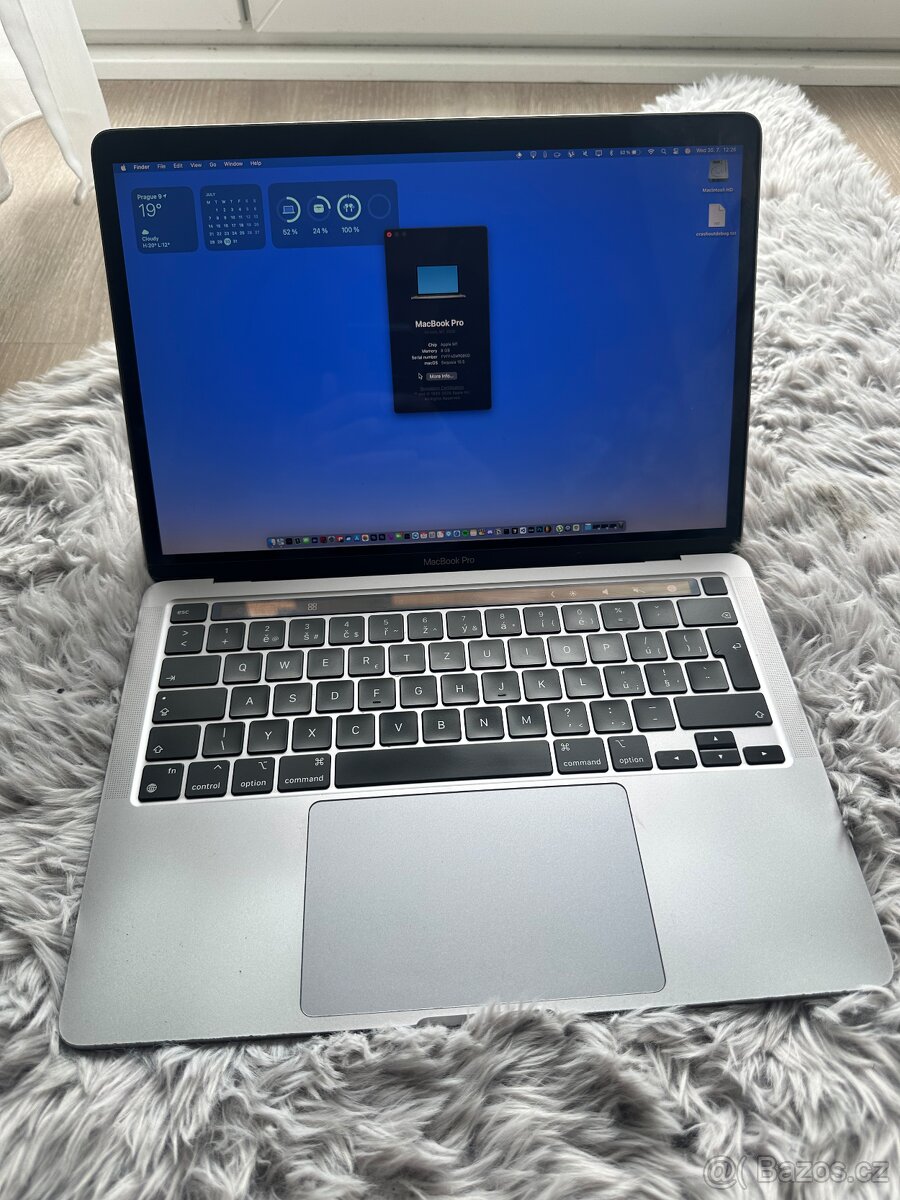Macbook Pro M1 | 2020 | 8GB RAM | 256 GB | Touch Bar | CZ