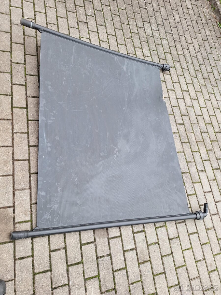 Solární panel k bazénu