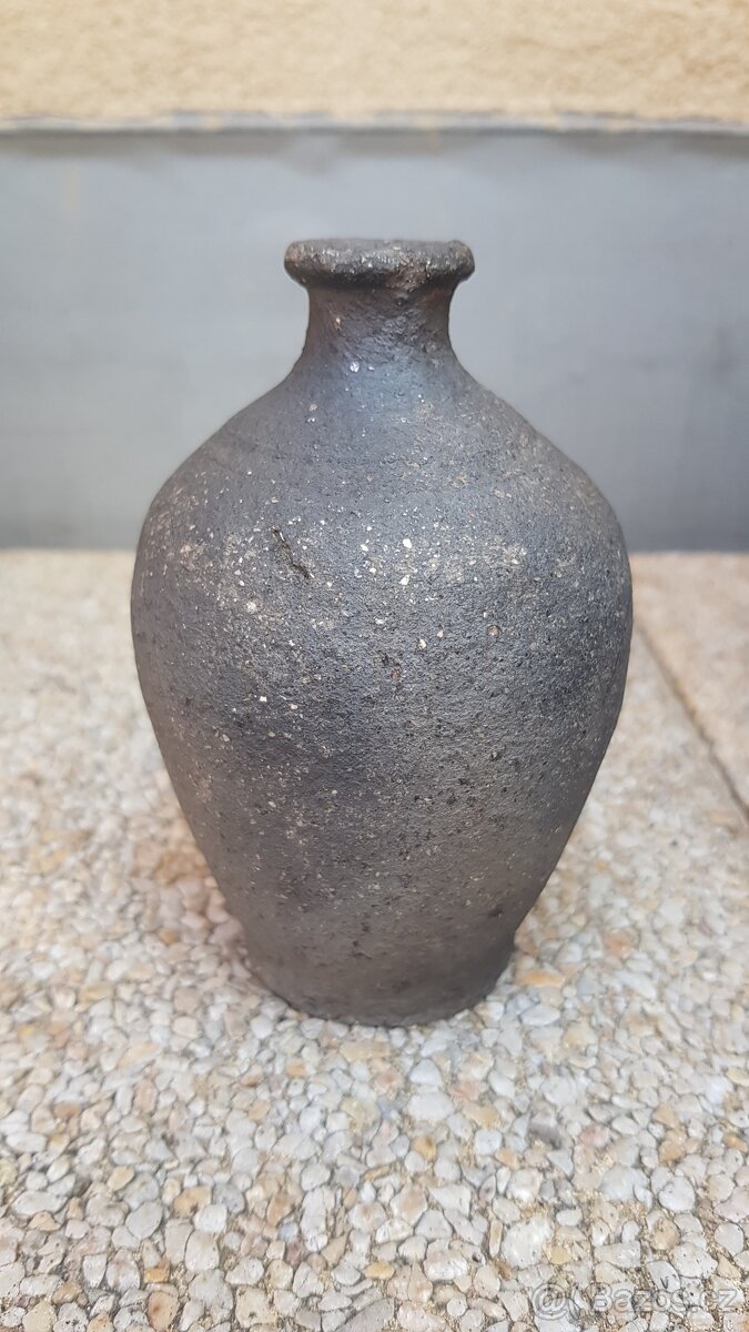 Stará hliněná váza 12cm