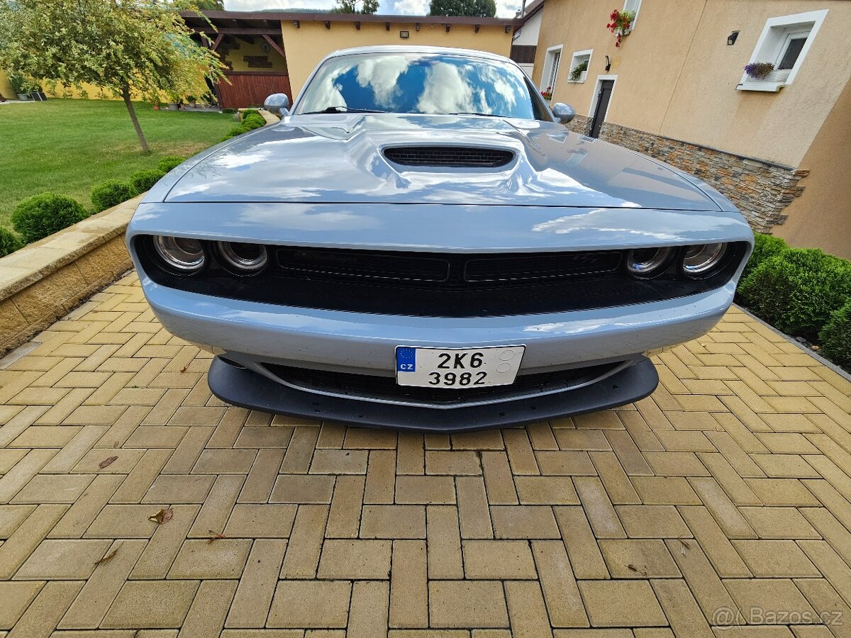 Dodge Challenger 5.7 Hemi NEHAVAROVANÉ