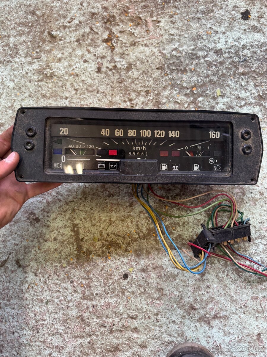 Přístrojová deska Škoda 105 120