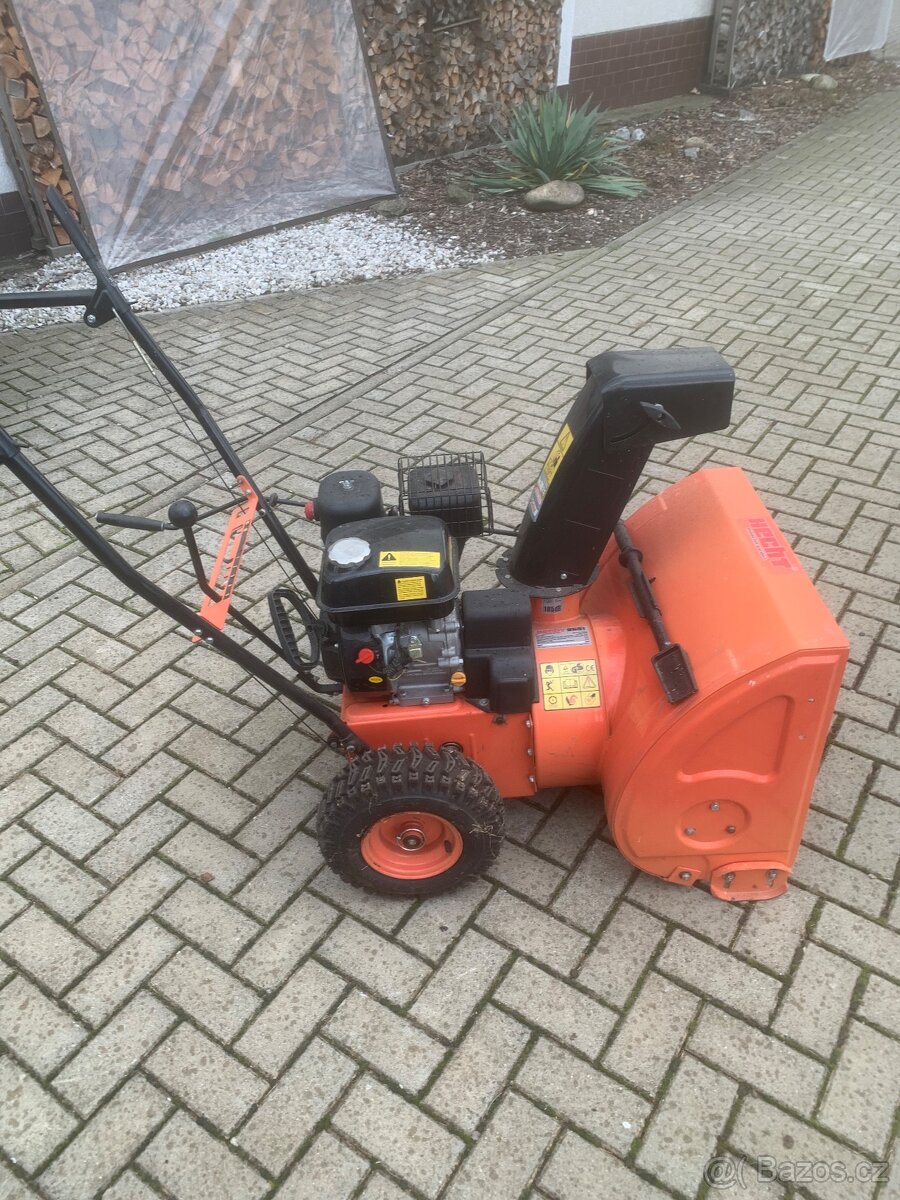 Sněžná fréza Hecht 9551