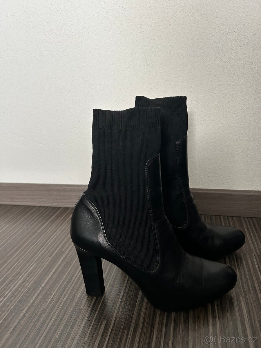 Dámské boty na podpadku UNISA