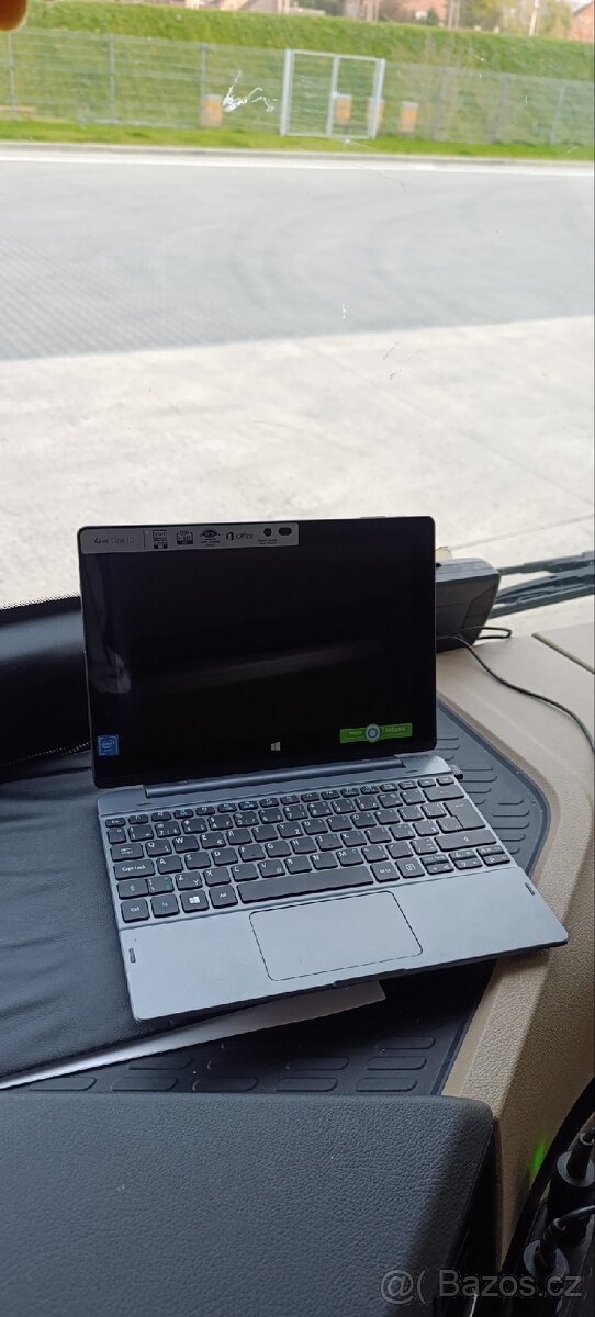 Acer one 10 2v1 notebook/tablet