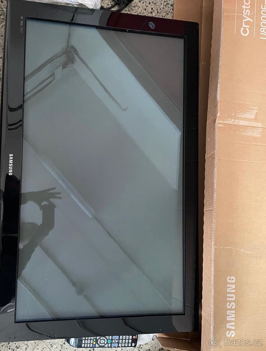Televize Samsung 42’ bez podstavce