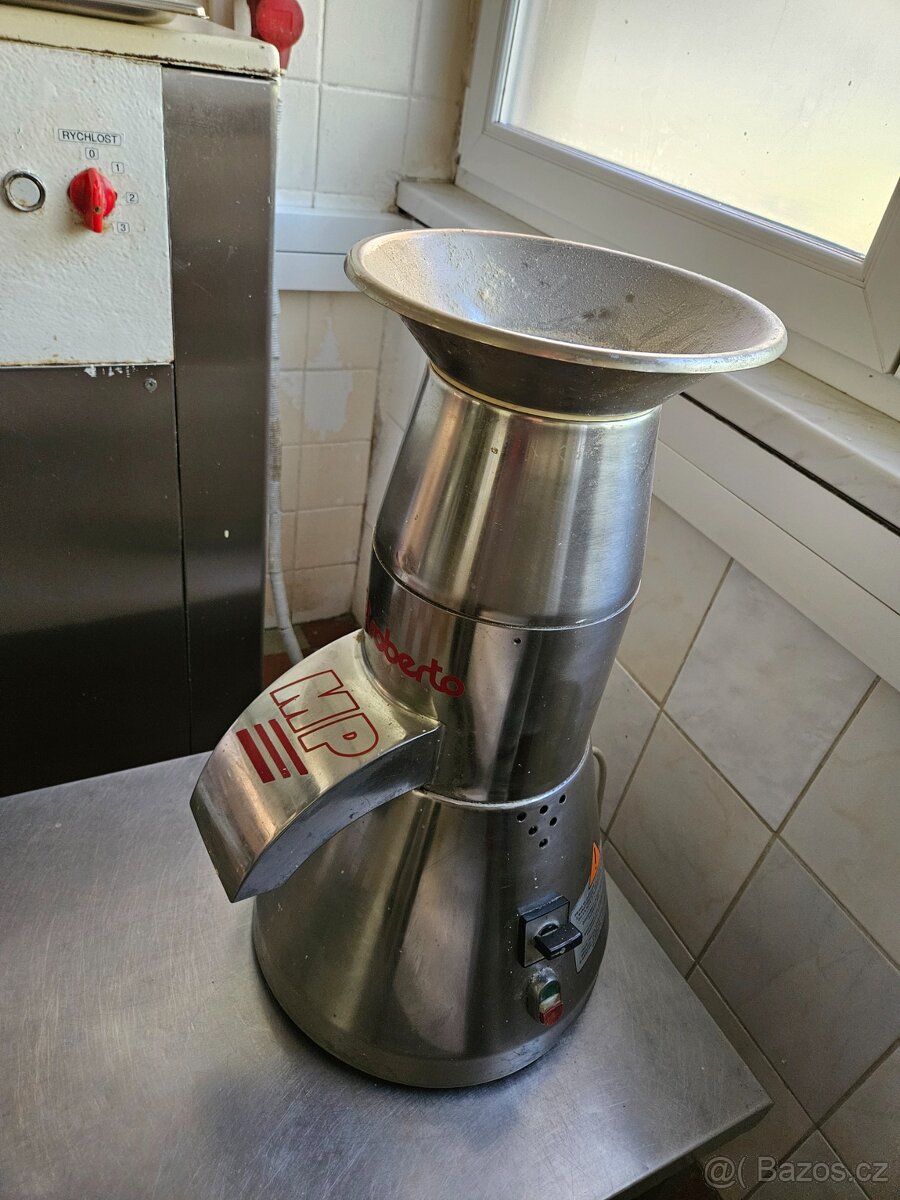 Elektricky mlynek na strouhanku