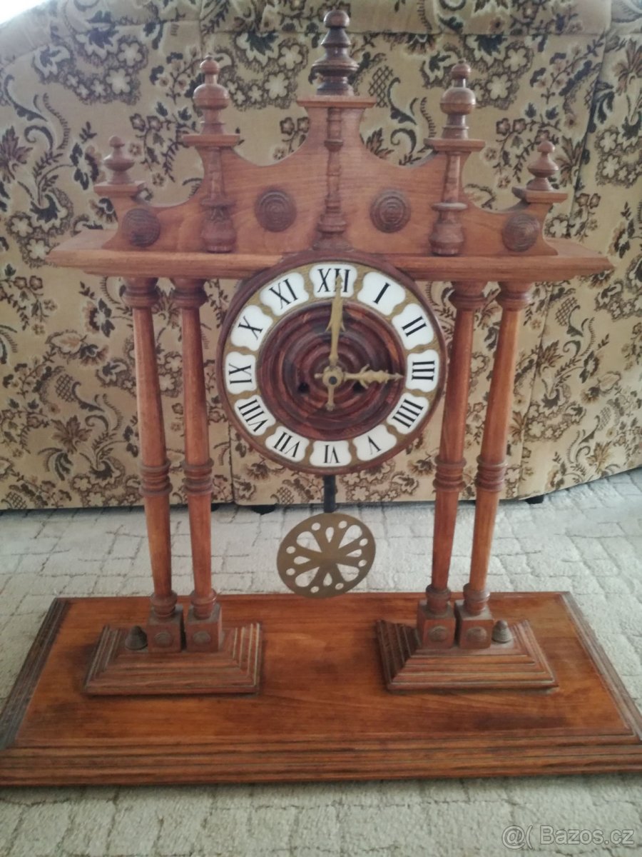 hodiny sloupkové