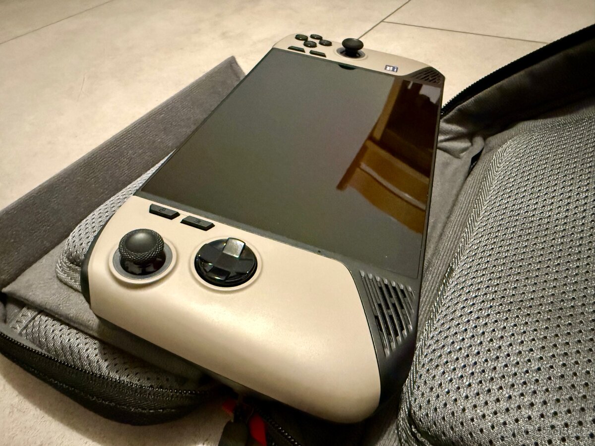 MSI Claw 8 AI+ A2VM-022CZ