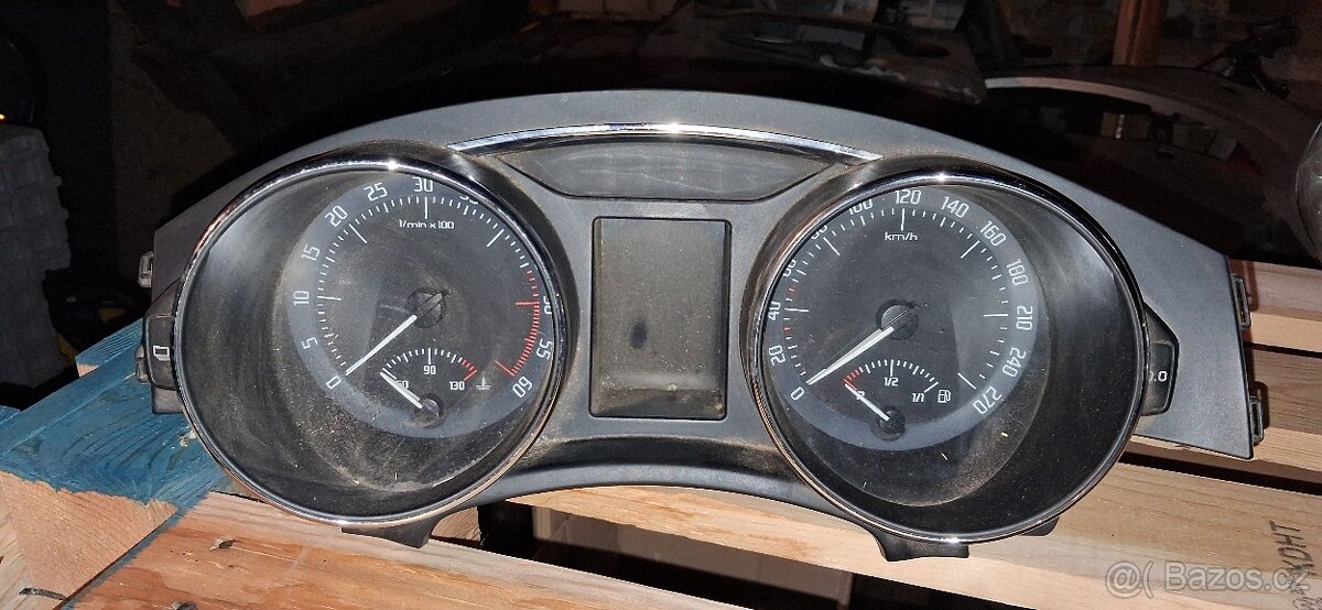 Budíky Superb 2 3T1920840D (maxidot)