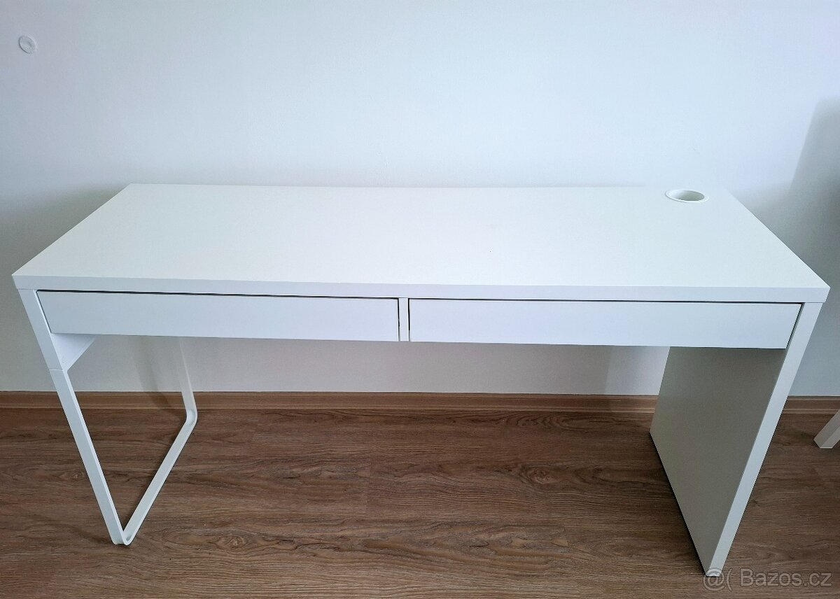 Prodám psací stůl MICKE /IKEA/