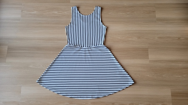 Šaty zn. H&M v. 158/164 - jako NOVÉ